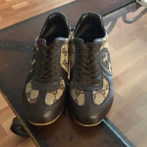 EUC - Authentic Gucci Shoes - Size 5